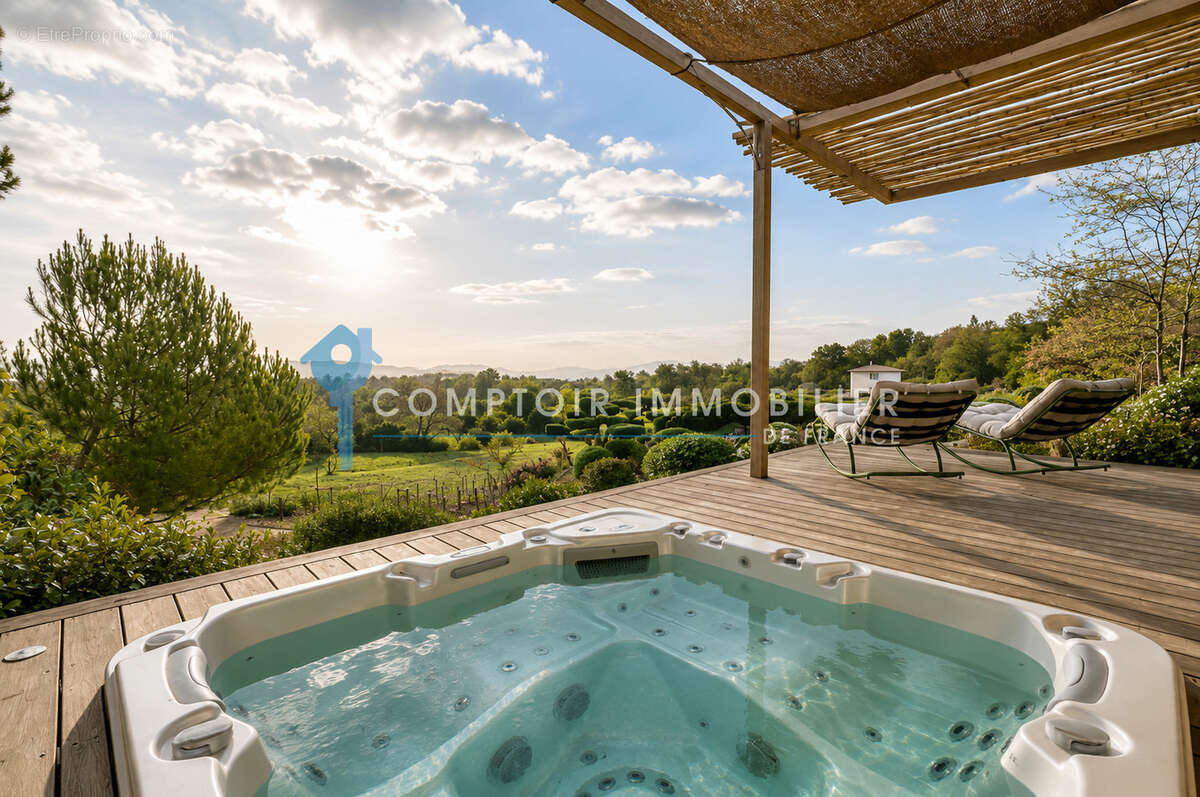 Pays d'Avignon Rare villa contemporaine de 185m2 environ sur 3500 m2 de terrain clos avec piscine , double gar - photo 13