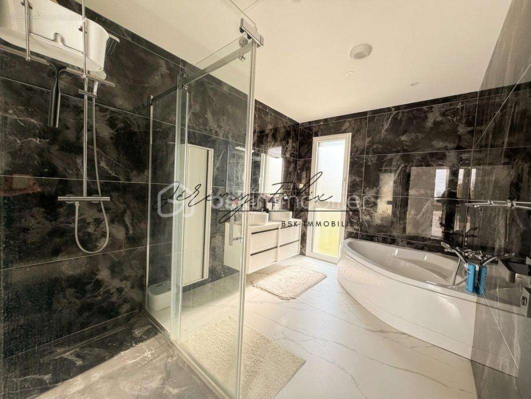 Villa contemporaine d’exception 4ch avec piscine intérieure – Guidel Plages - photo 10