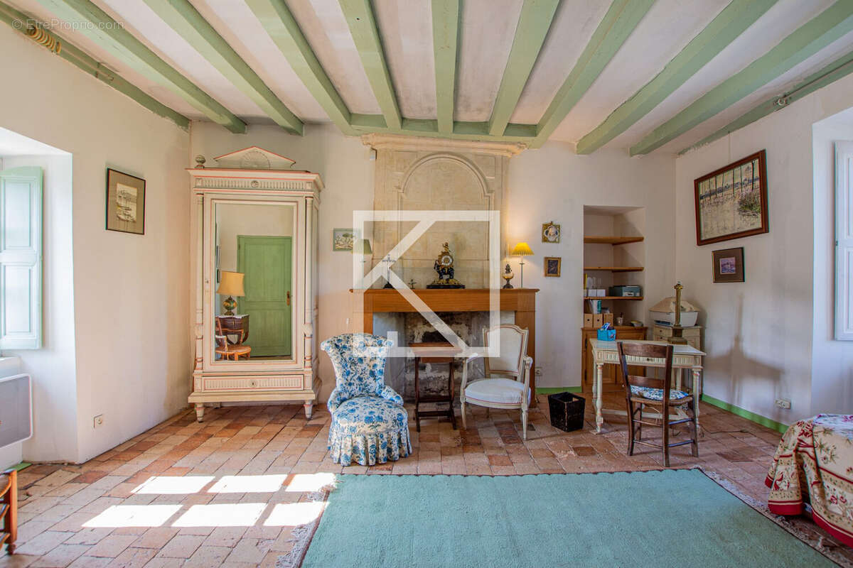 Maison à CORNILLE-LES-CAVES