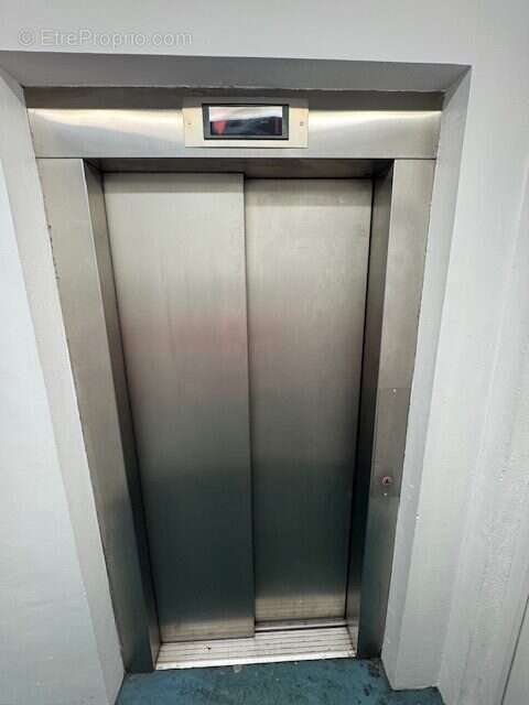 Parking à PARIS-10E