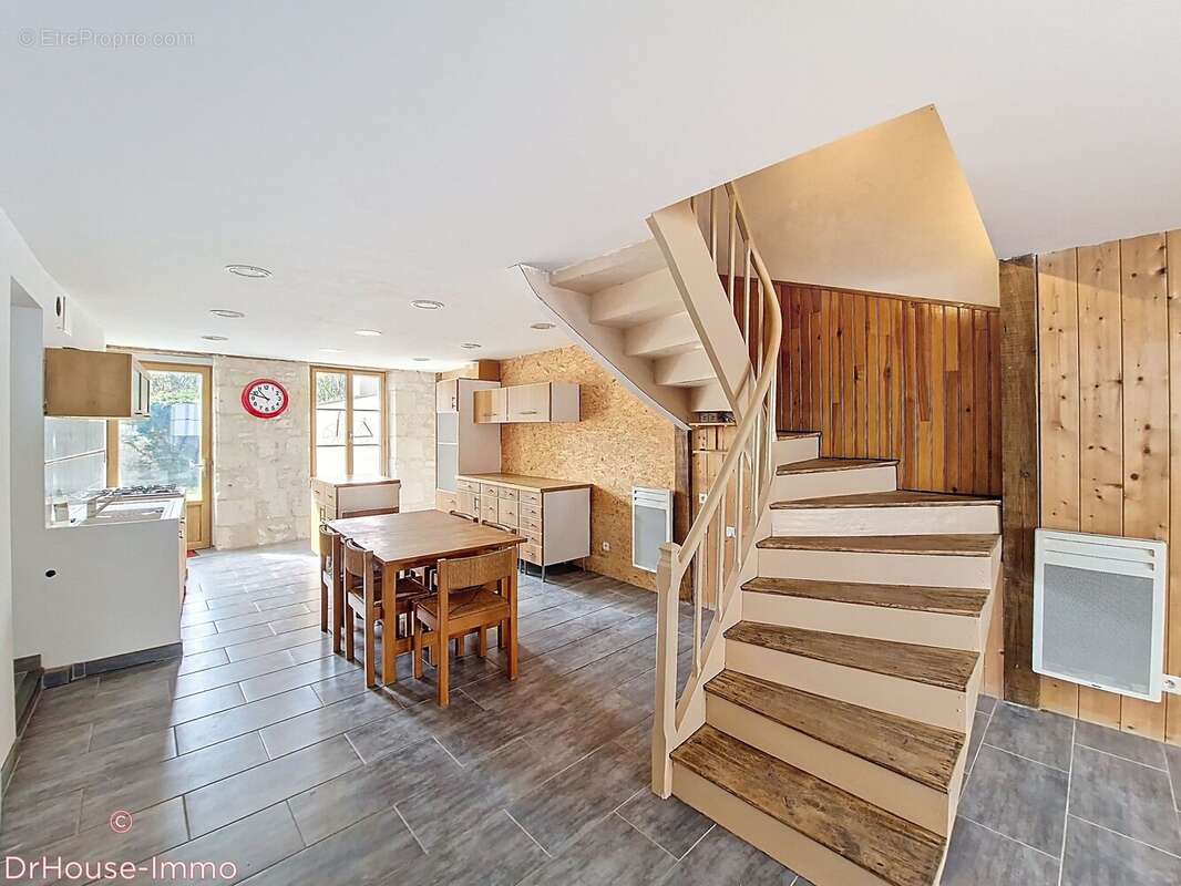 Maison 106 m² à Saint-Maixent-L'ecole  - photo 14