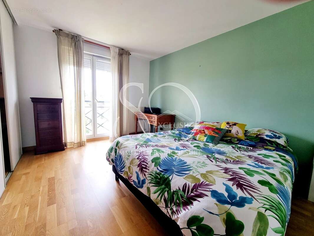 Appartement à VERNEUIL-SUR-SEINE