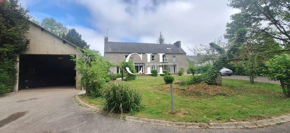 Maison à SAINT-JACUT-DU-MENE