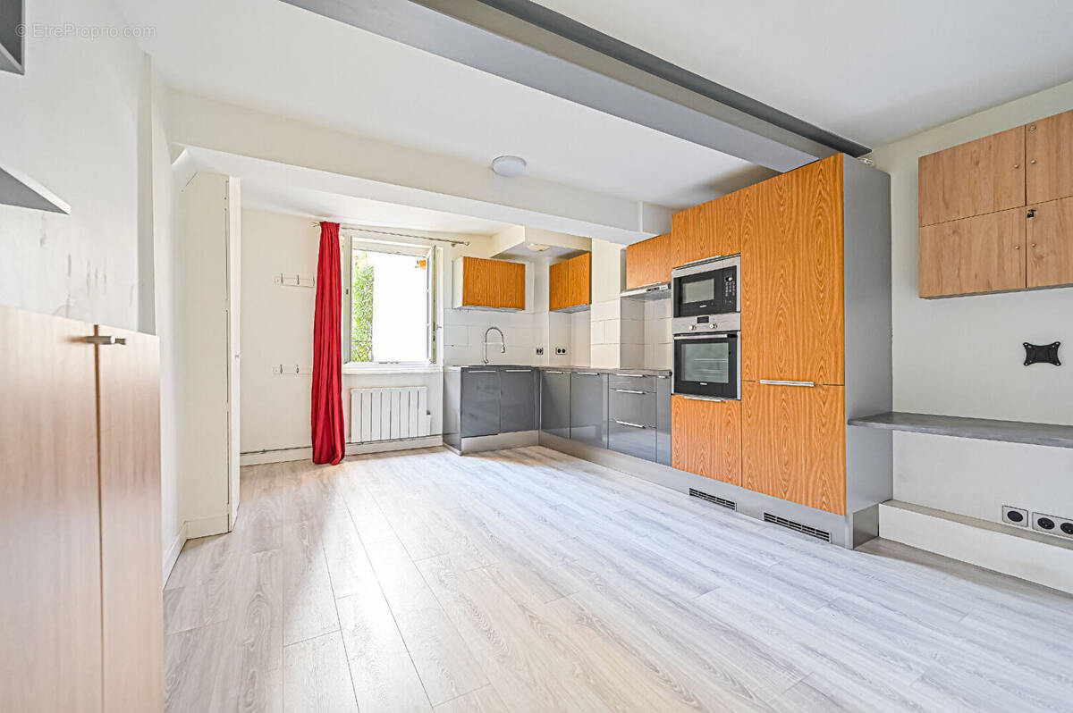 Appartement à PARIS-3E