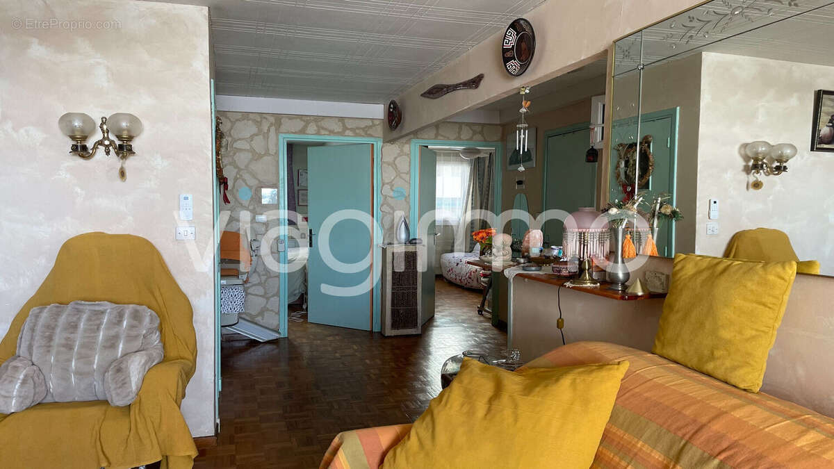 Appartement à MARSEILLE-4E