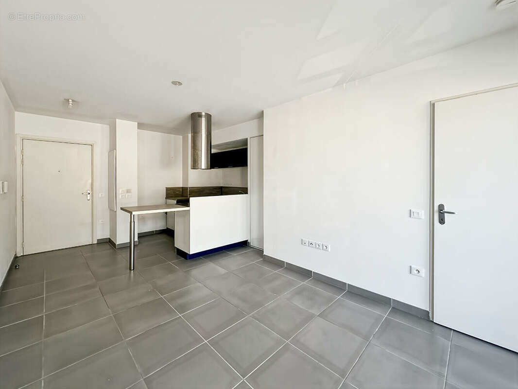 Appartement à ENSUES-LA-REDONNE