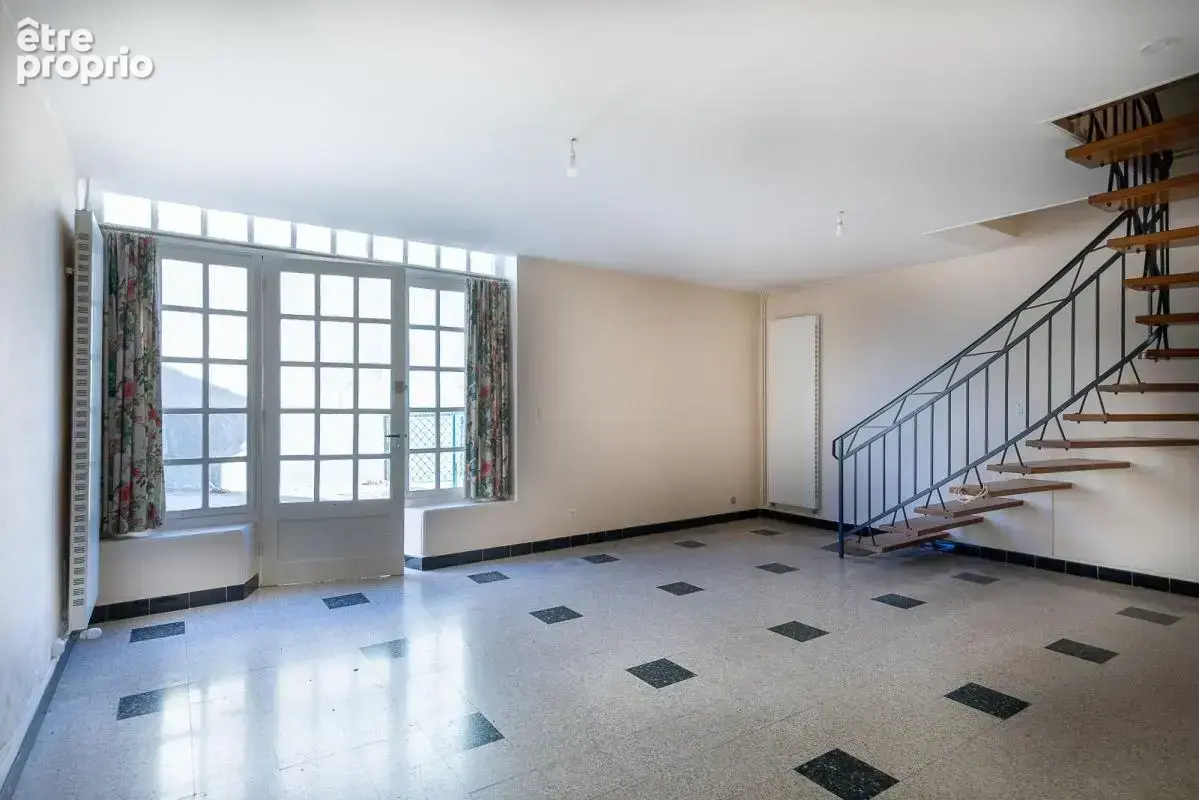 Belle maison en pierre au cœur du village de St Amour - photo 3