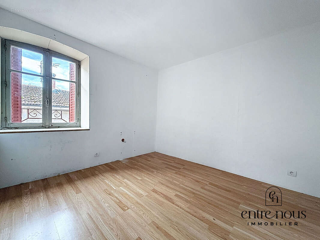 Photo 8 - Appartement à COURS-LA-VILLE