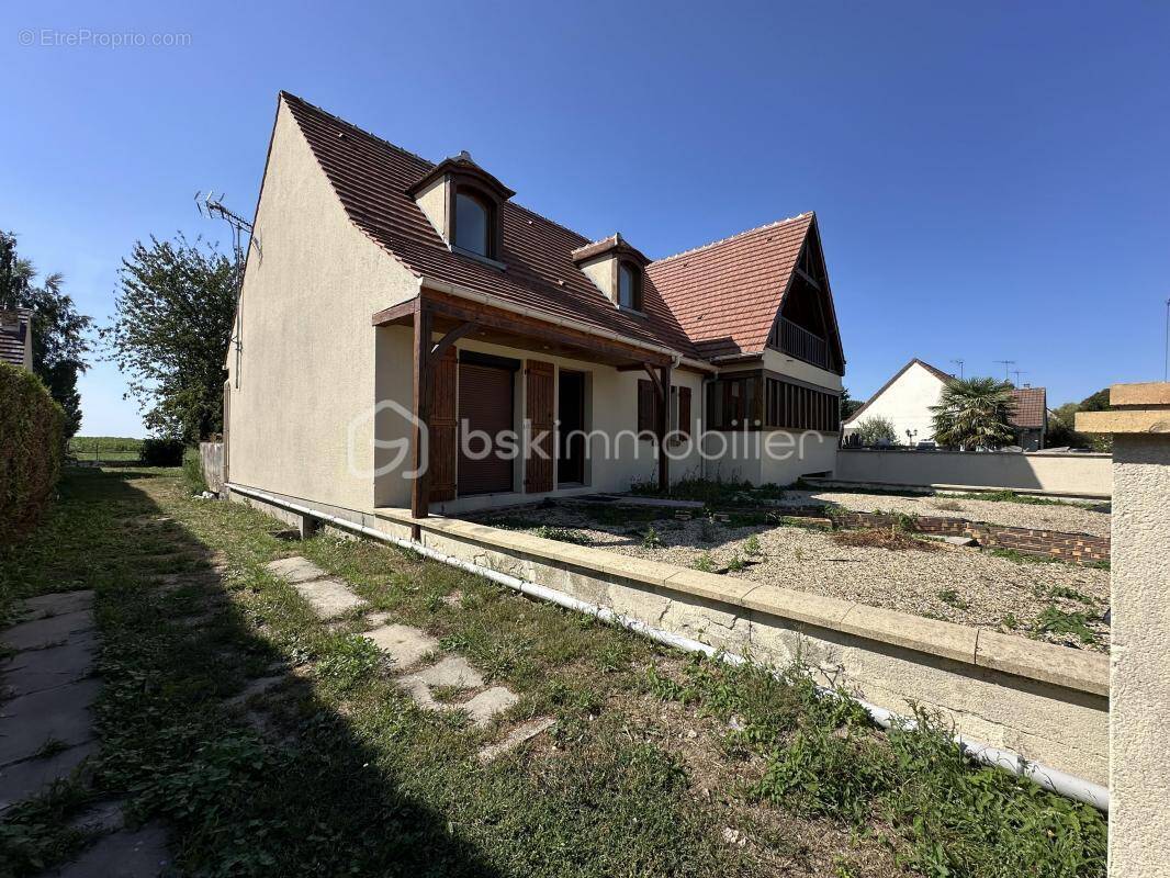 Maison à NANTEUIL-LE-HAUDOUIN