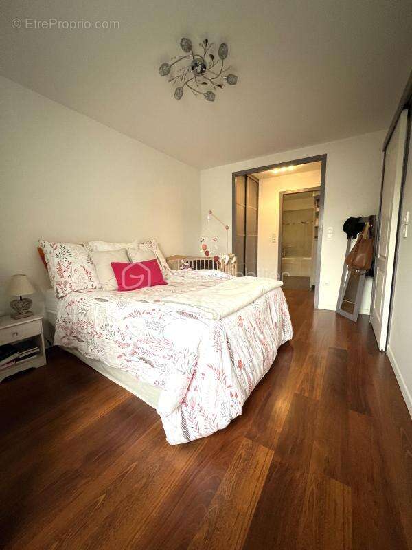 Appartement à VERT-SAINT-DENIS