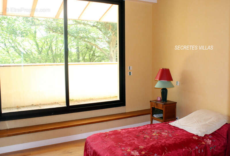 Maison à FARGUES-SAINT-HILAIRE