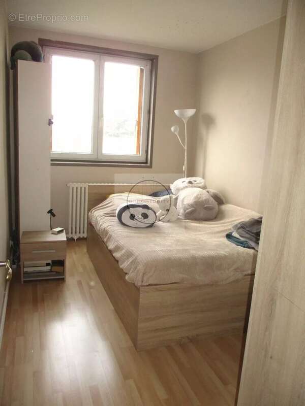 Grand 2 pièces de 46 m² entièrement sur jardin - photo 4