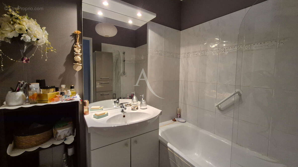 Maison de plain pied à Ternant avec une piscine privative pour résident - photo 9