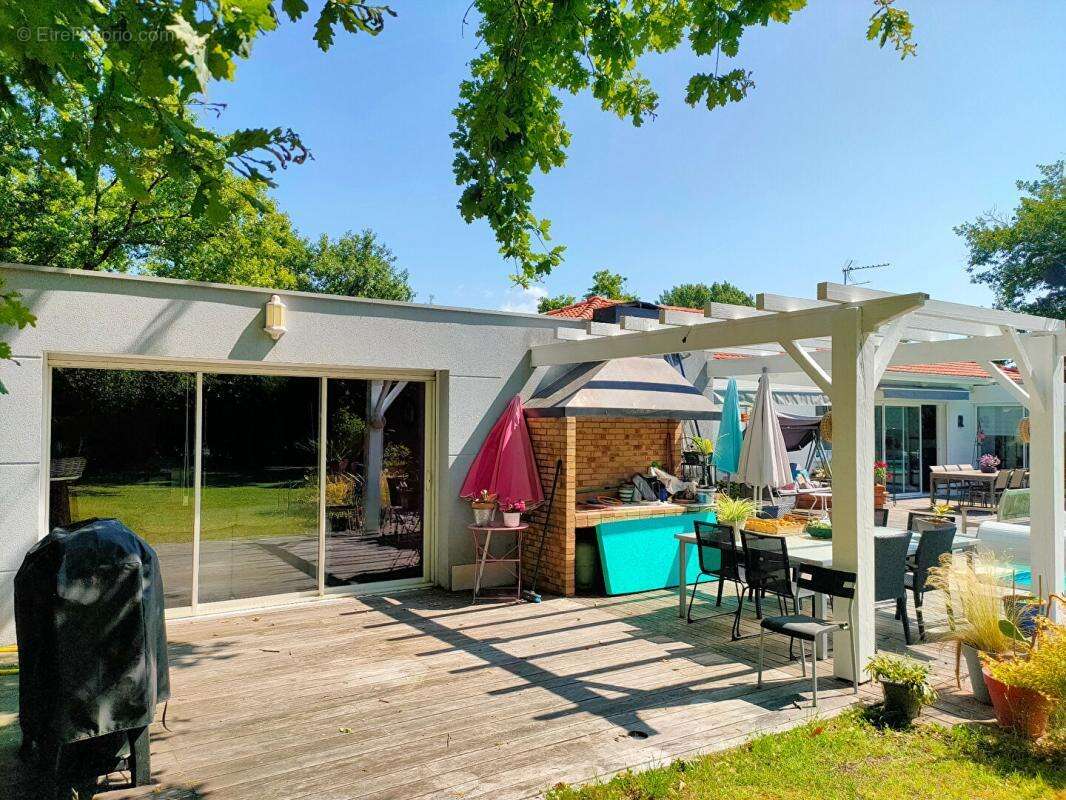 Maison à CARBON-BLANC