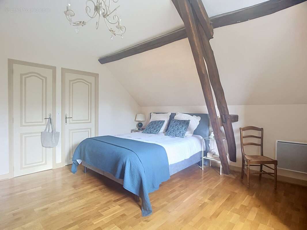 Saint-roch – le charme des belles pierres dans un écrin de verdure, maison de plus de 190 m2 habitables, 5 chambres - photo 5