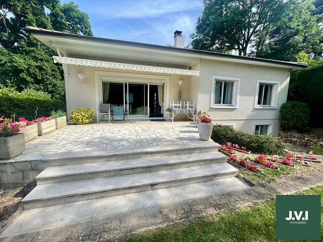 Maison à MONTMORENCY