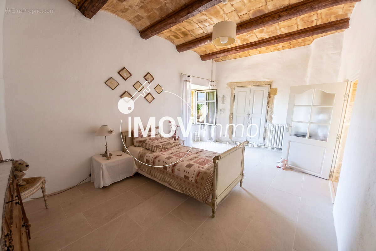 Maison 7 pièces 228 m² à vendre à Gaujac (30330) - photo 5