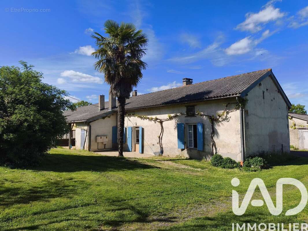 Maison 154 m² à Adriers  - photo 3