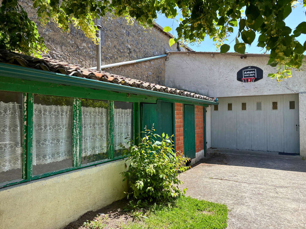 Maison à CHATEAUBERNARD
