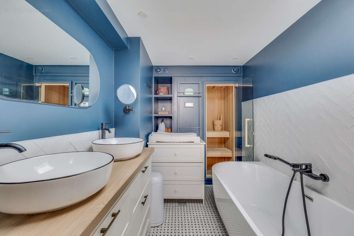 Maison à PARIS-17E