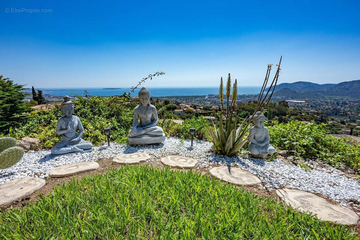 Maison à MANDELIEU-LA-NAPOULE