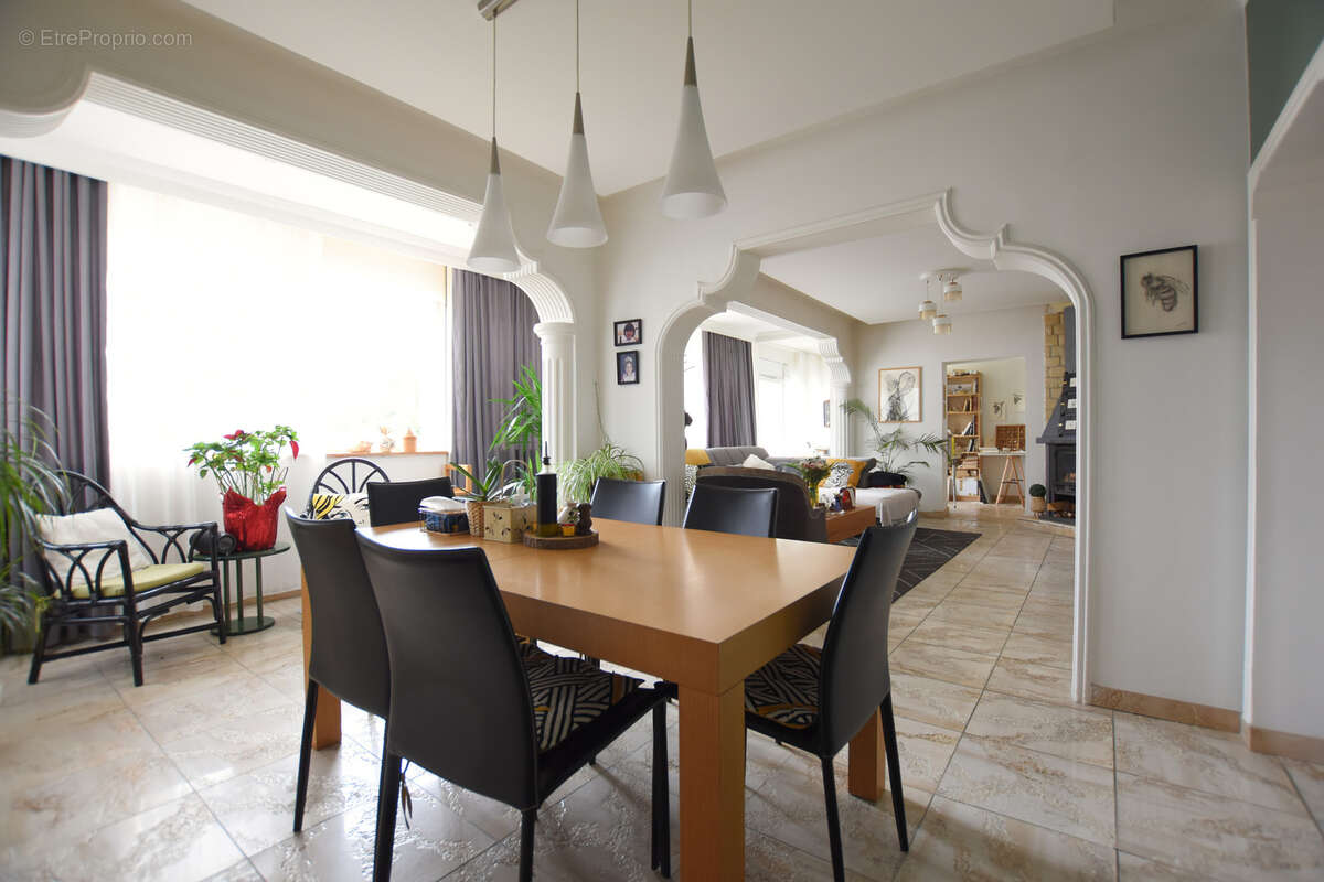 Maison à LES ESSARTS-LE-ROI