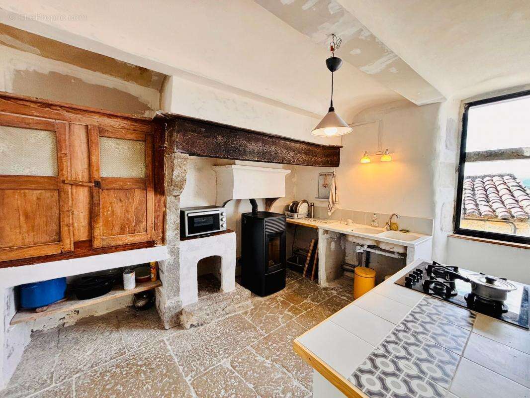 Maison à GROSPIERRES