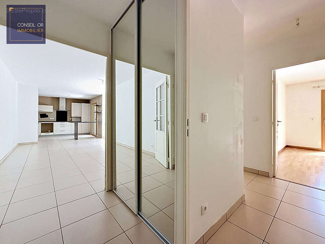 Appartement à SAINT-GENIS-LAVAL