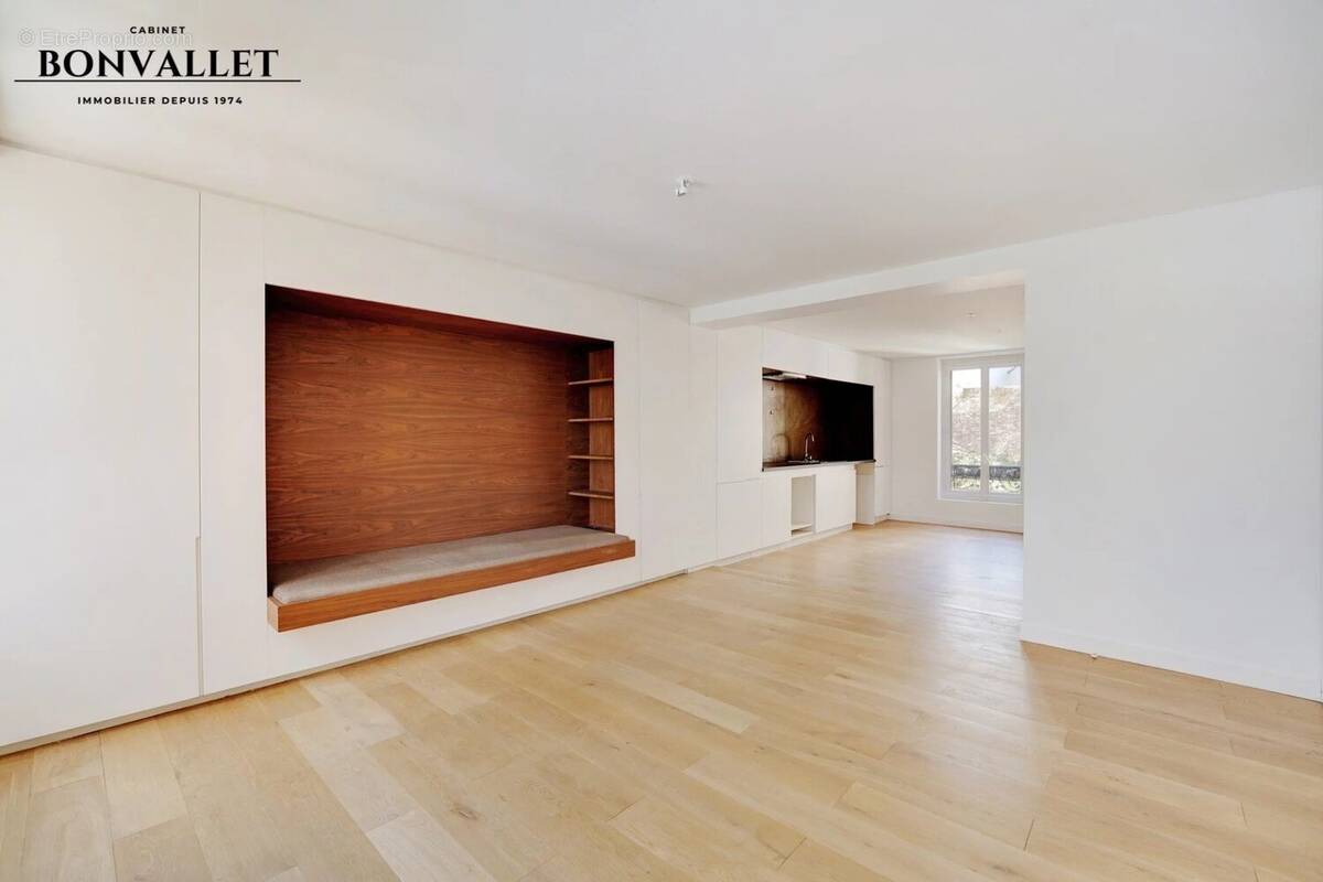 Appartement à PARIS-15E