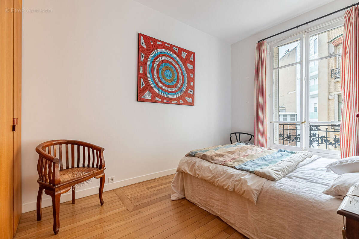 Appartement à PARIS-14E