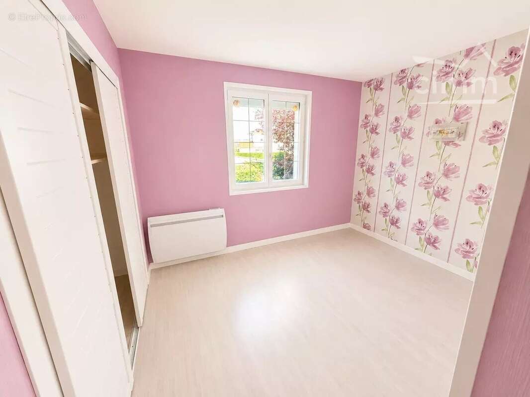 Maison à VEAUCHE