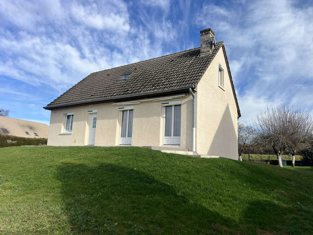 Maison à CHAROLLES