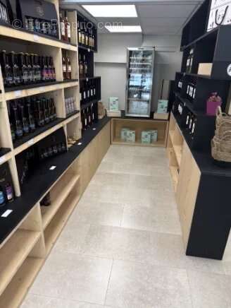 Commerce à SIX-FOURS-LES-PLAGES