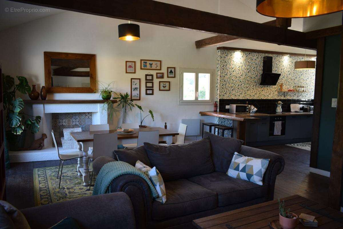 Maison à AXAT
