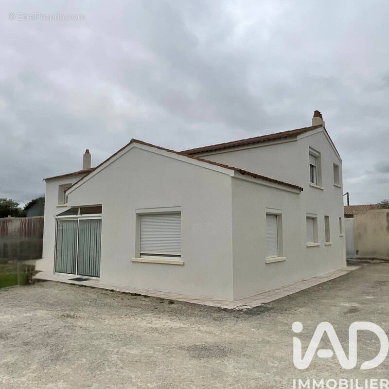 Photo 1 - Maison à VERINES