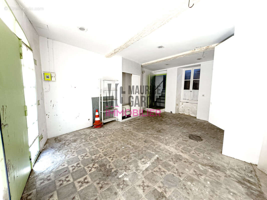 Appartement à CADEROUSSE