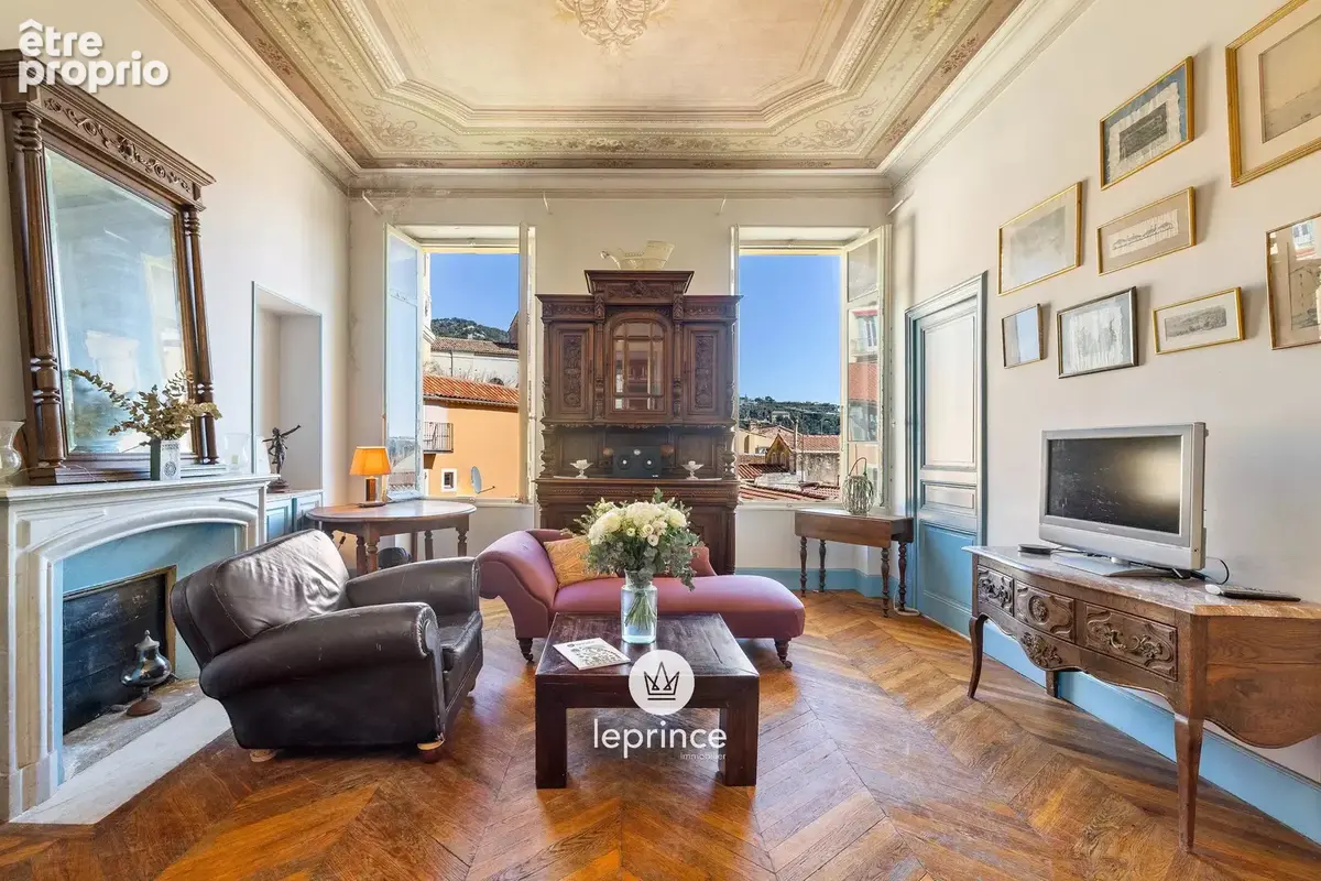 Villefranche-sur-Mer - Maison 8 Pièces - Vue Vieille ville et Mer - photo 2