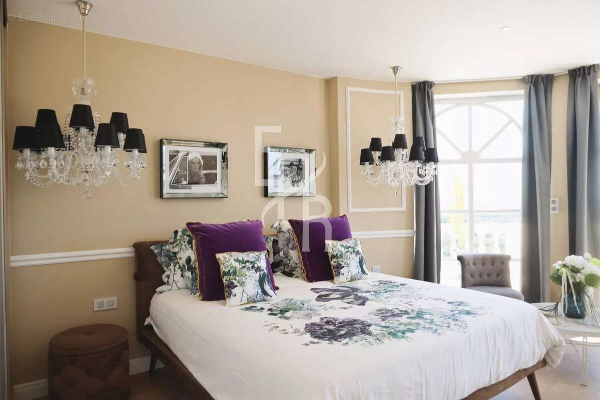 Maison à MANDELIEU-LA-NAPOULE