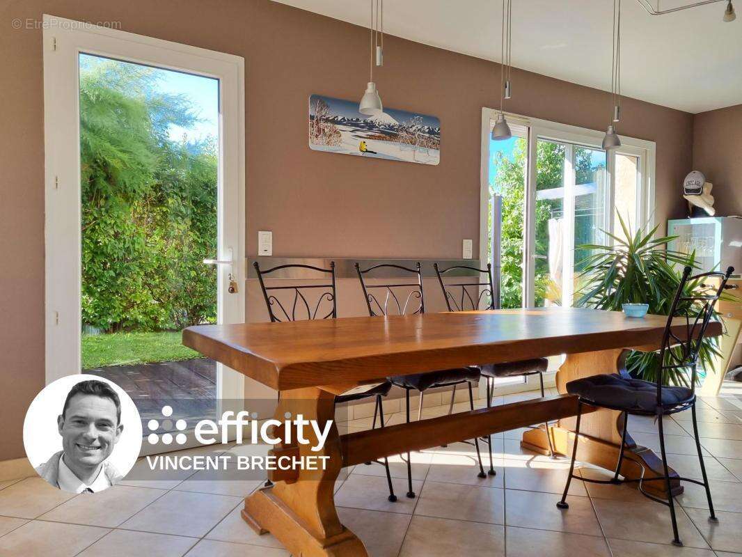 Maison à CRUSEILLES