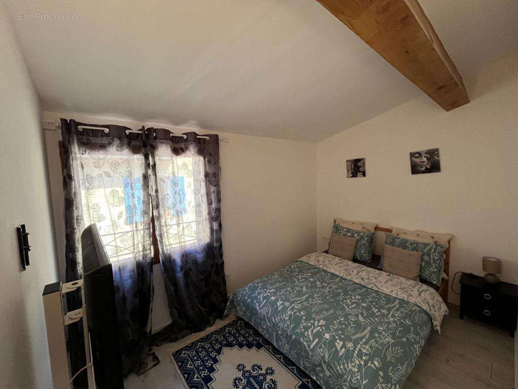 Appartement à COTIGNAC