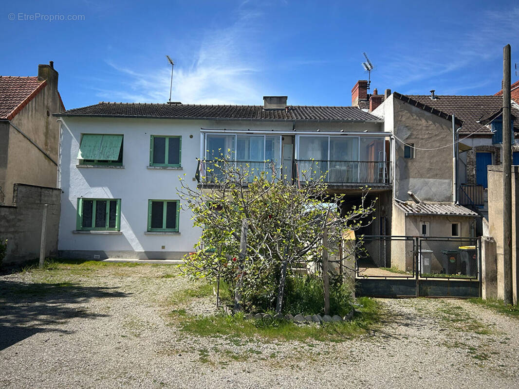Maison à MONTLUCON