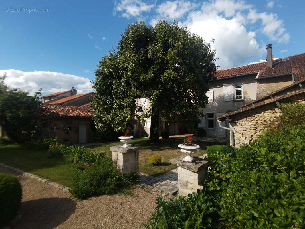 Maison à SAINT-CLAUD