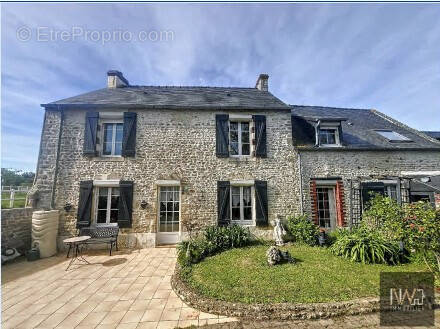 Maison à PORT-EN-BESSIN-HUPPAIN