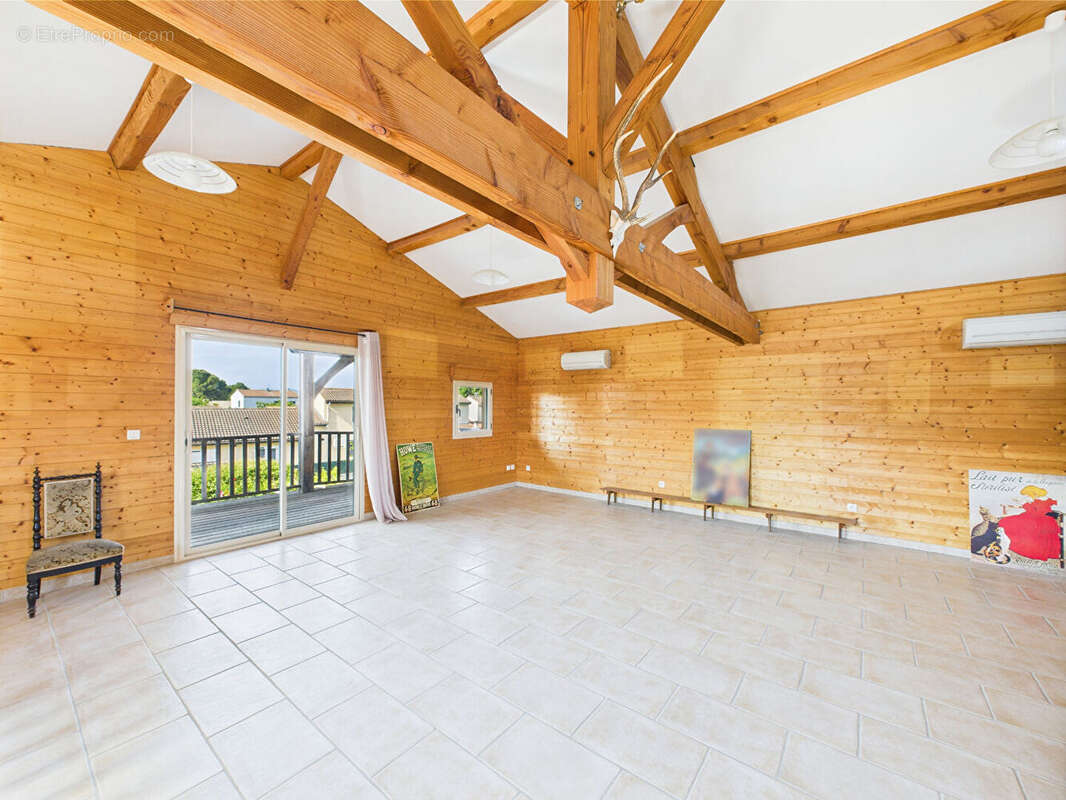 Maison à LIVRON-SUR-DROME