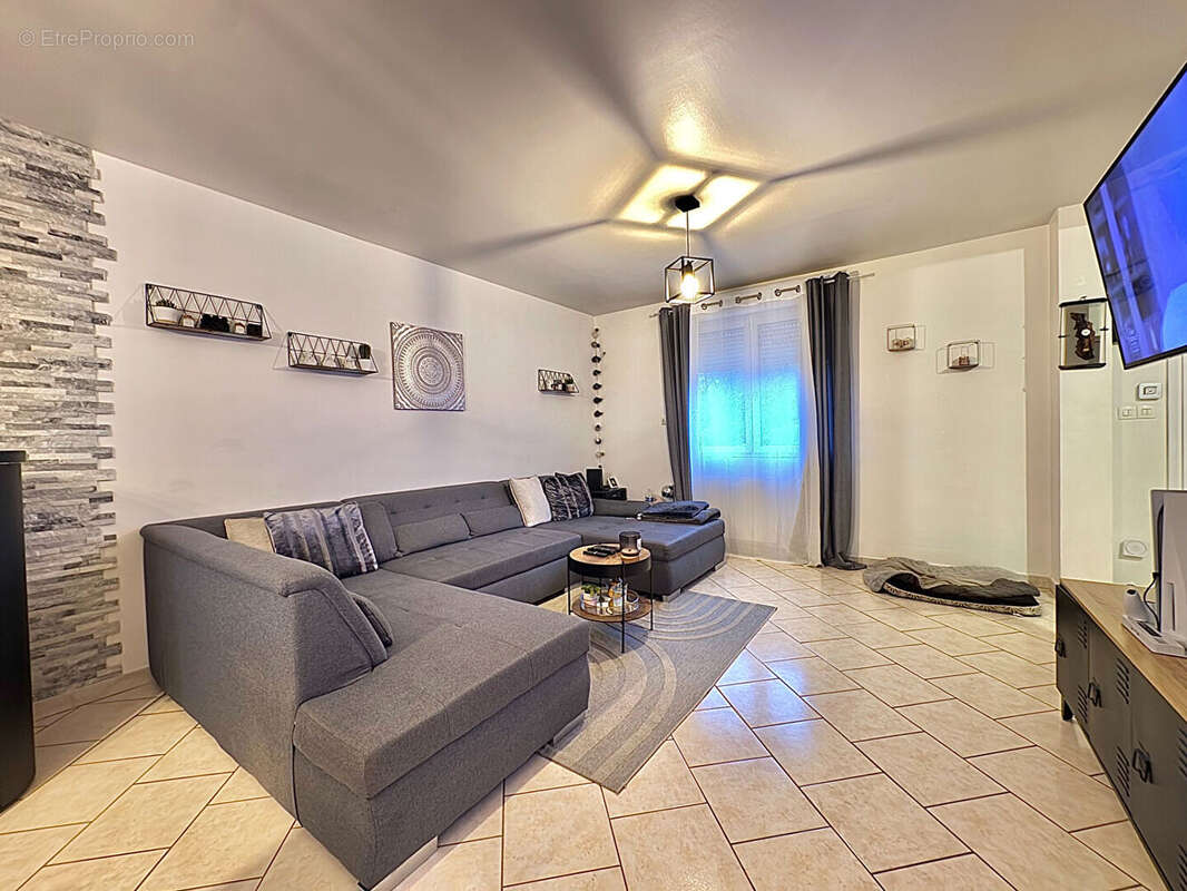 Maison à SAINT-LUBIN-DES-JONCHERETS