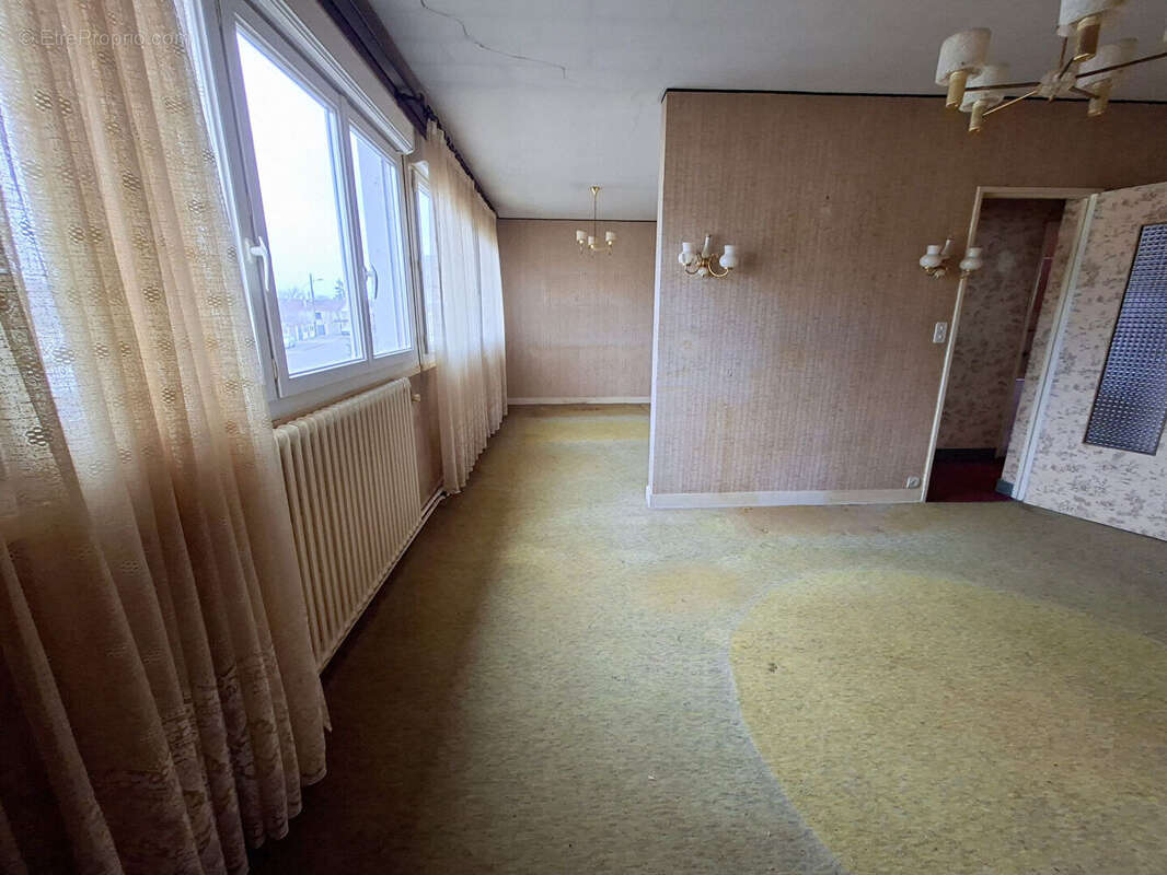 Maison à CHATELLERAULT