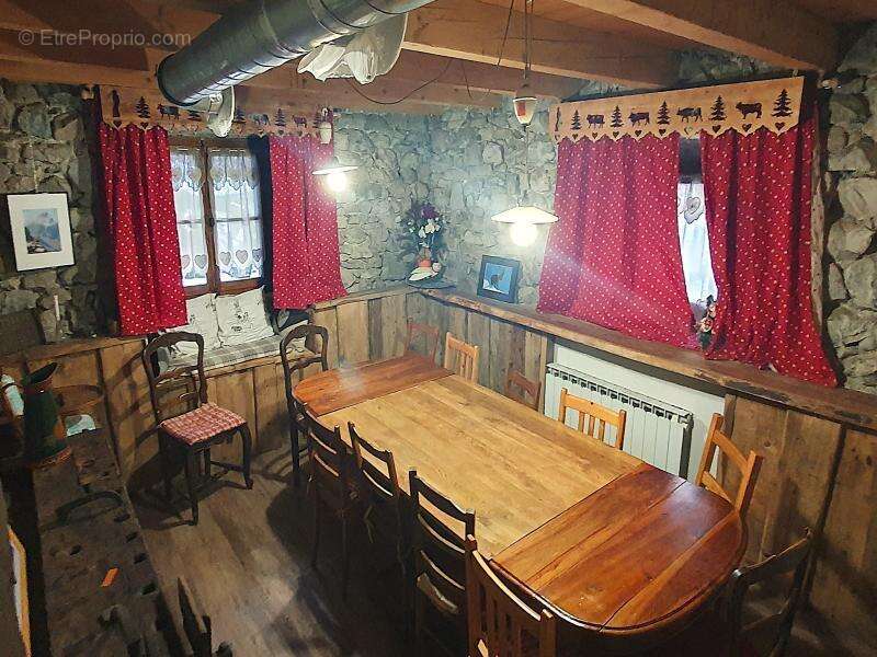 Maison à ARACHES-LA-FRASSE