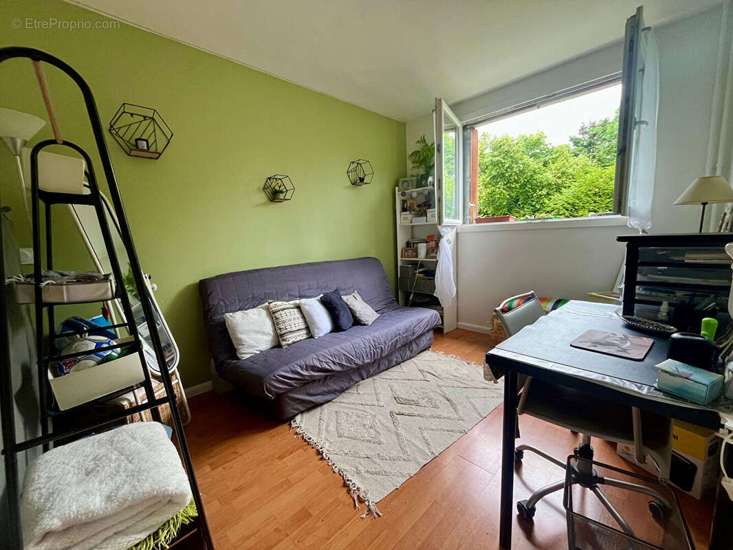 Appartement à LES CLAYES-SOUS-BOIS