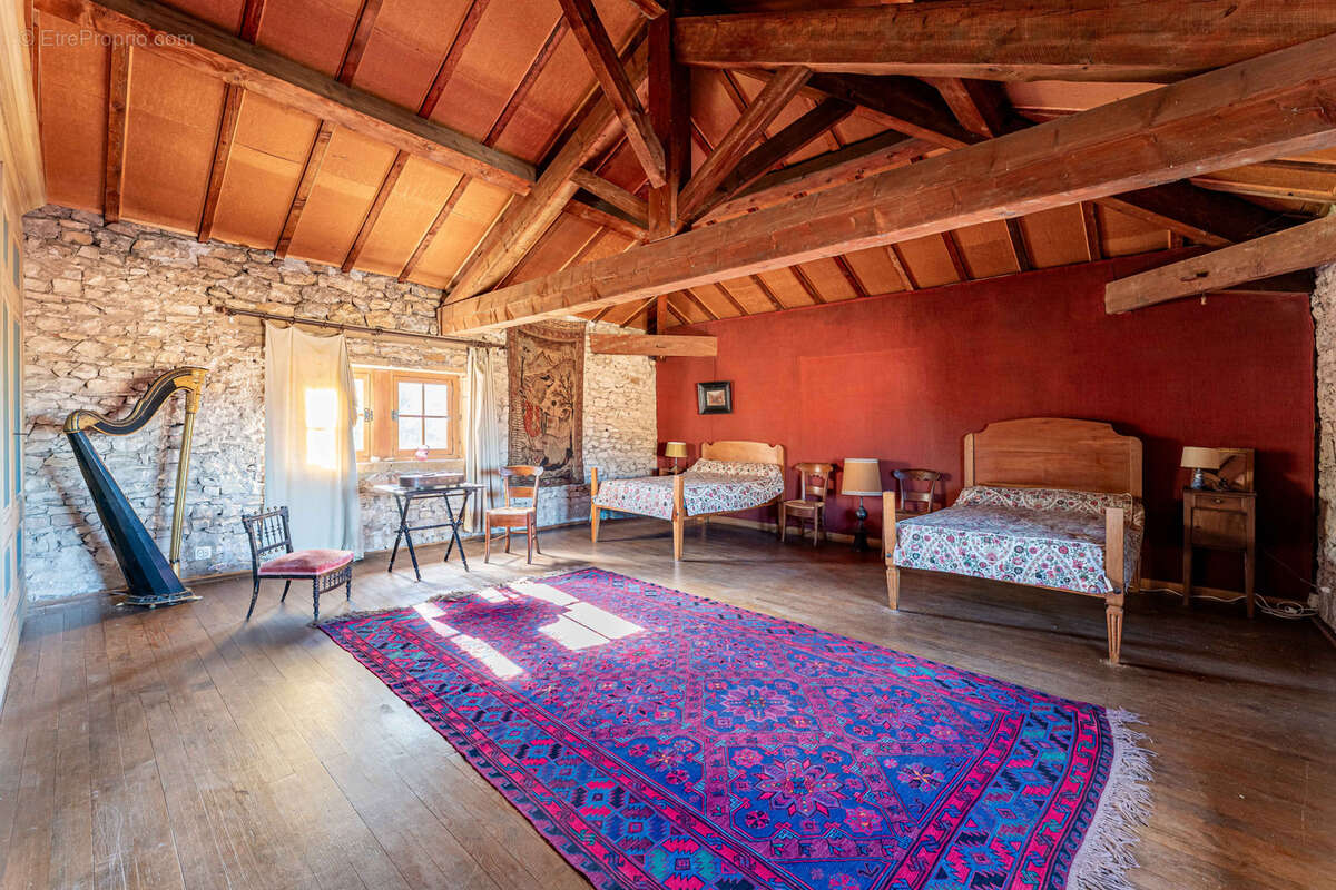 Maison à MORANCE