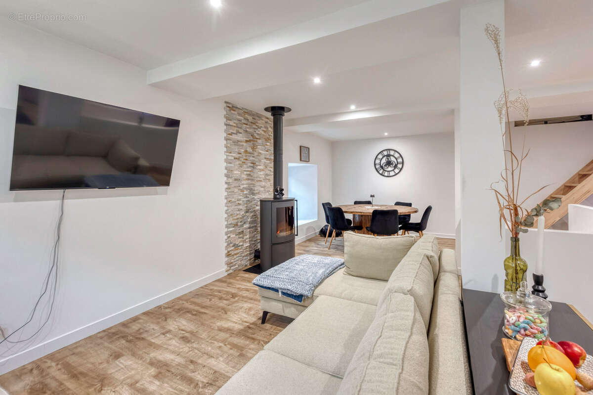 Maison à COGNIN-LES-GORGES